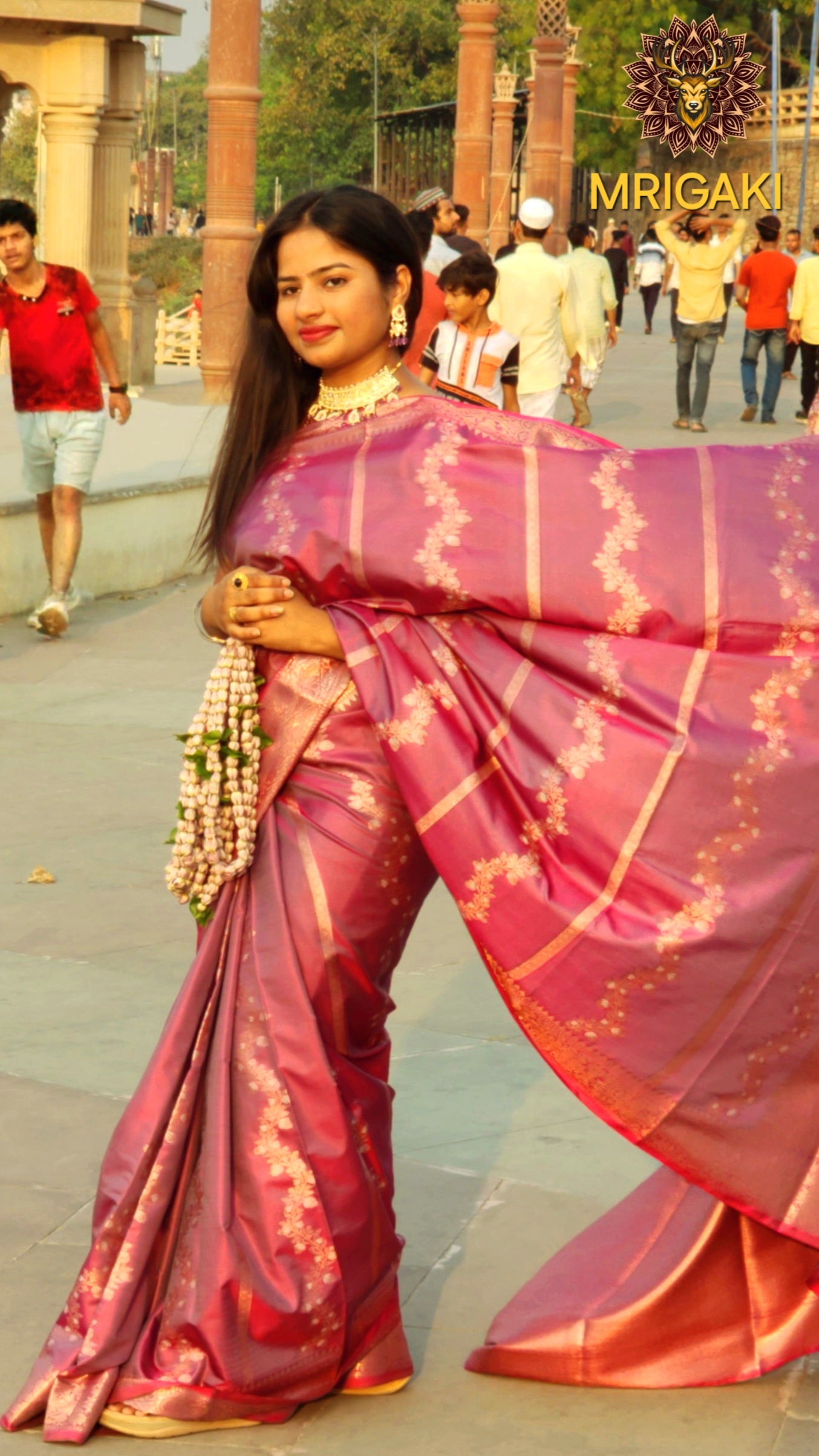 Lavender color Soft Silk Banarasi Saree with Vertical Lines Flower Pattern all over