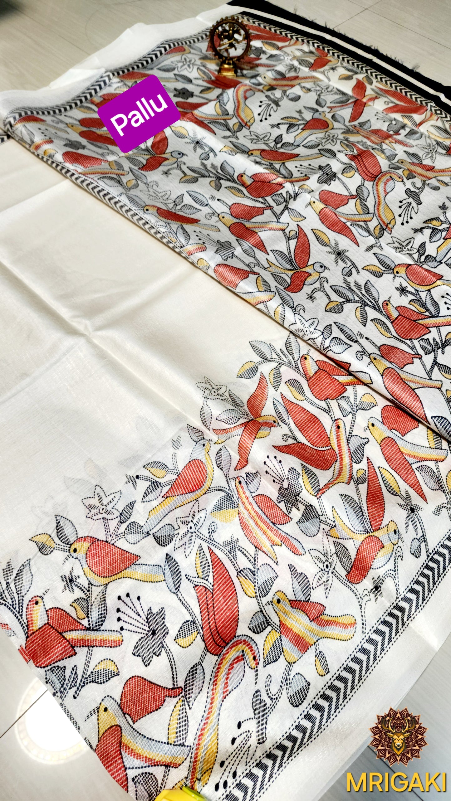 White Base Handloom Kaantha Art Khadi Bamboo Saree