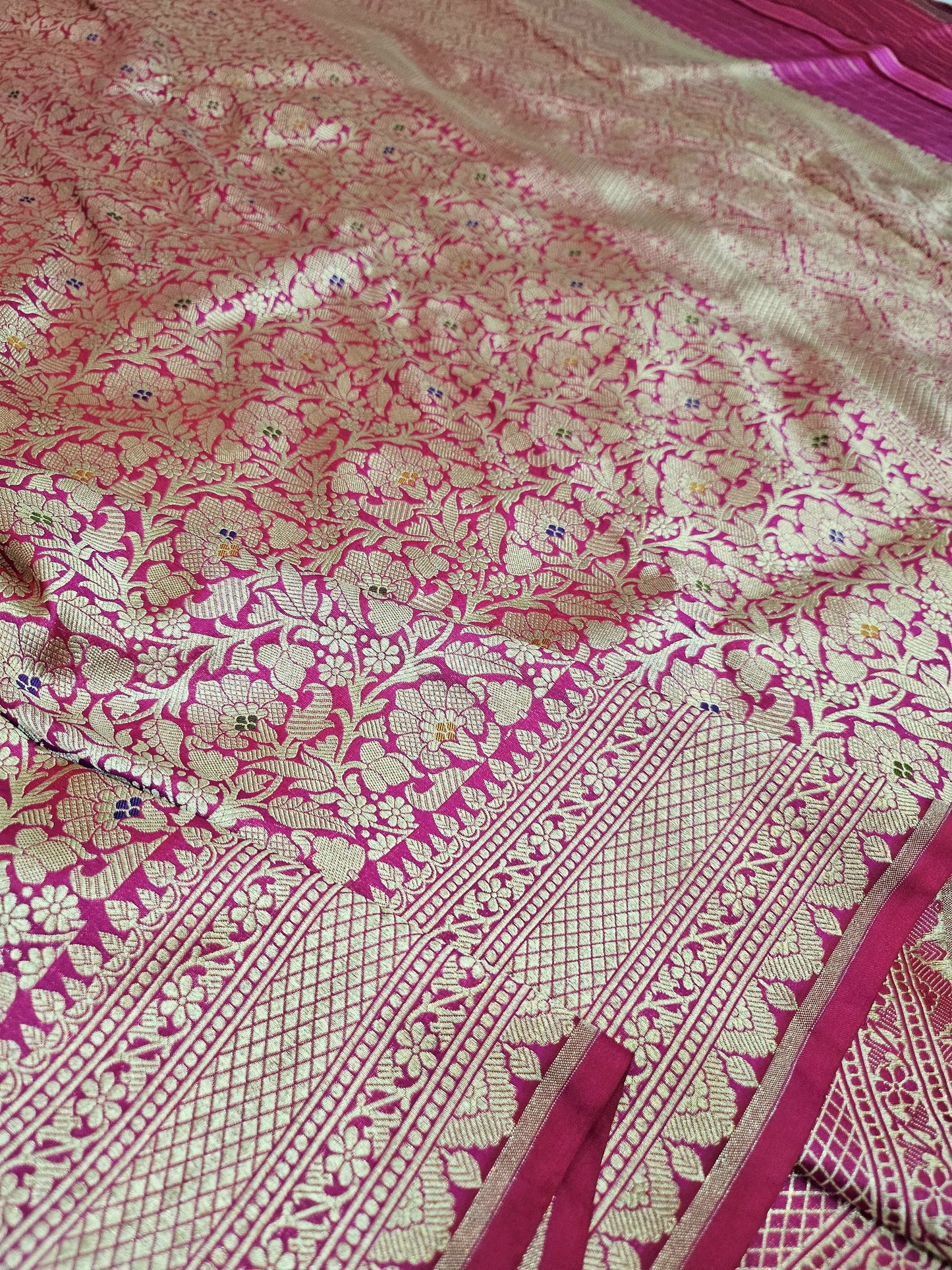 (Only on Pre-Order) Rani Pink color Handloom Banarasi Pure Silk Tanchoi Brocade Meenakari Saree