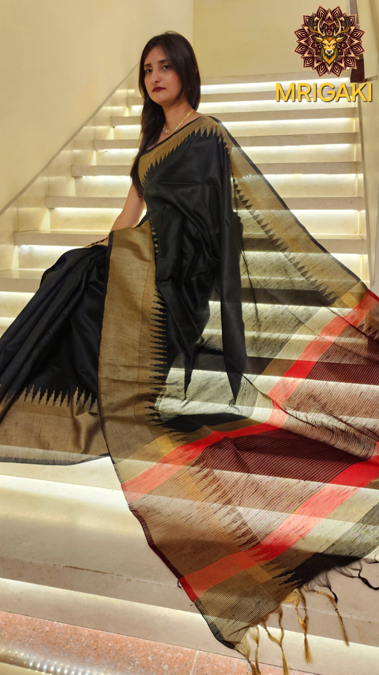 Elegant Black color Pure Silk Cotton Ahilya Saree with Wavy Temple Saree Zari Border