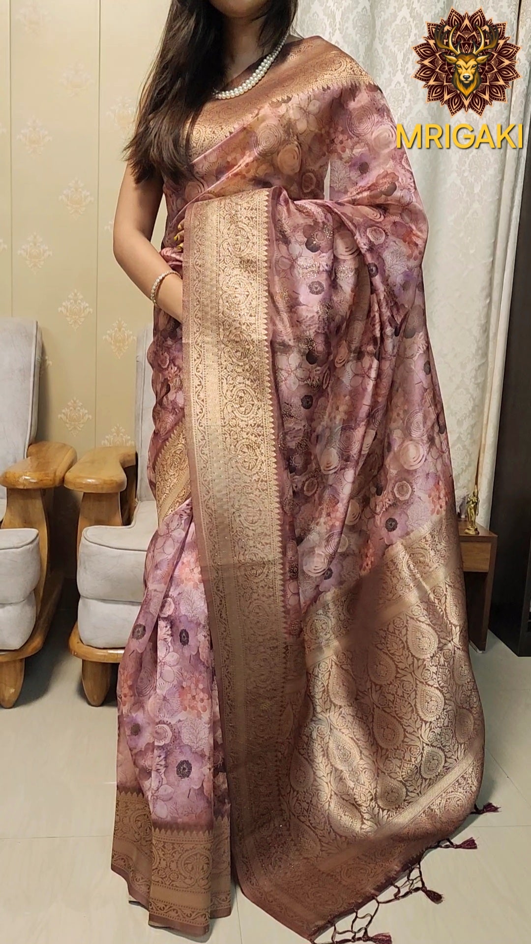 Pure Organza Silk Saree with Floral pattern all over, Zari border & Heavy Zari Pallu