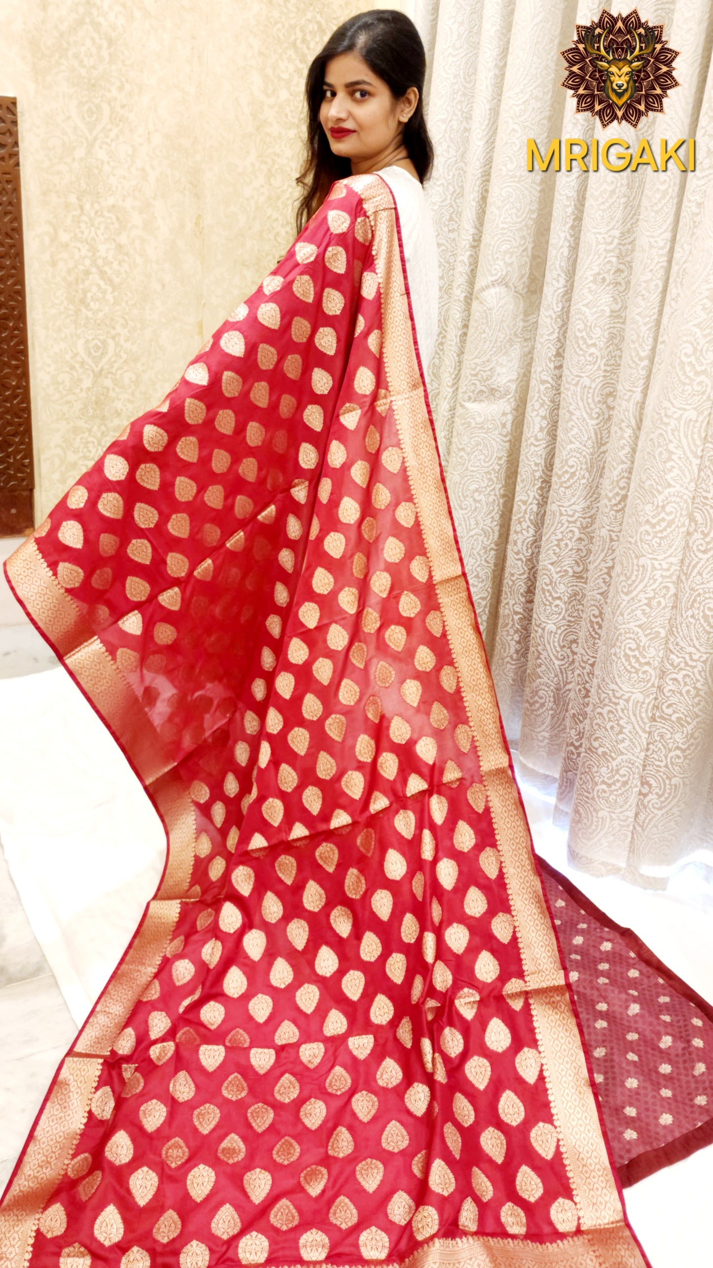 Handloom Banarasi Pure Silk Dupatta with Mahendi badi butti pattern in Red Golden combination