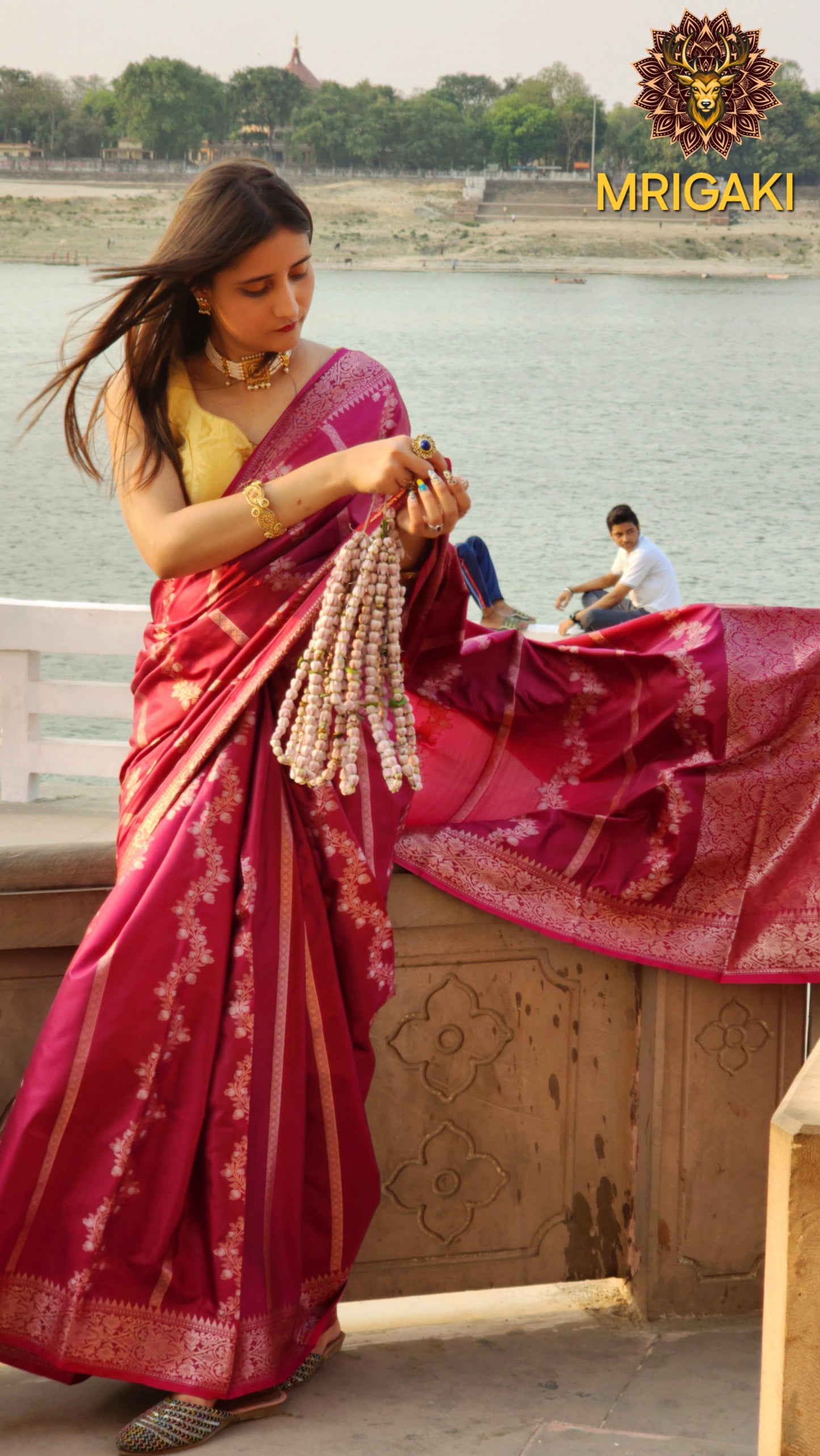 Rani Pink color Soft Silk Banarasi Saree with Vertical Lines Flower Pattern all over