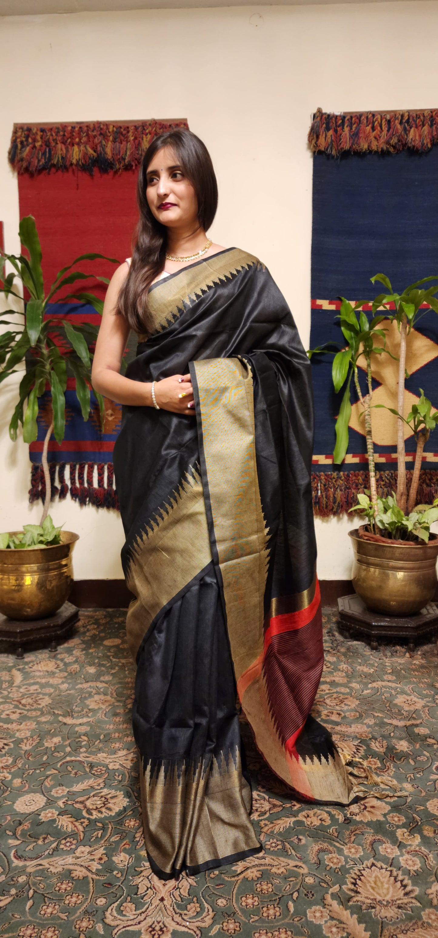 Elegant Black color Pure Silk Cotton Ahilya Saree with Wavy Temple Saree Zari Border