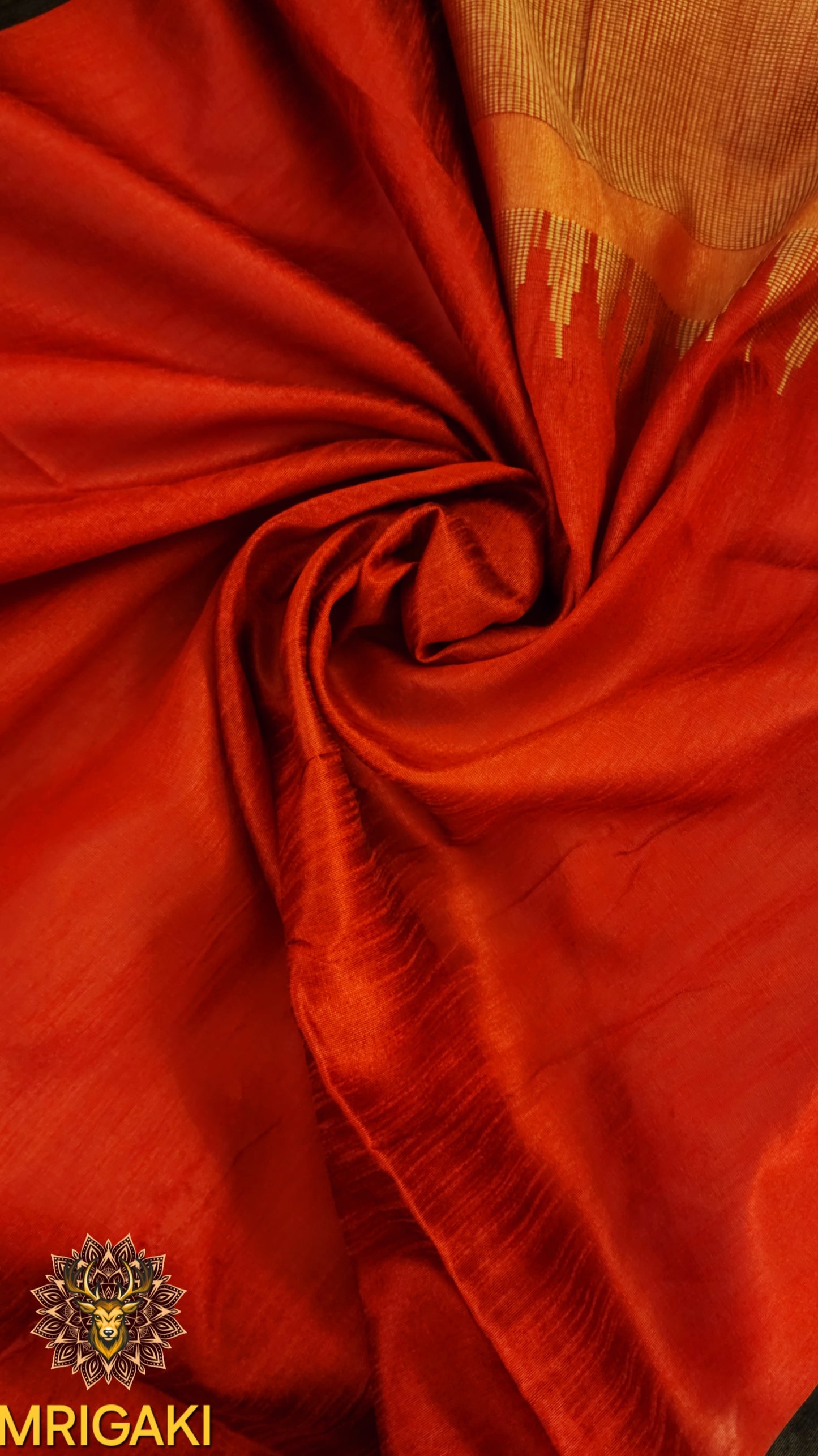 Elegant Black color Pure Silk Cotton Ahilya Saree with Wavy Temple Saree Zari Border