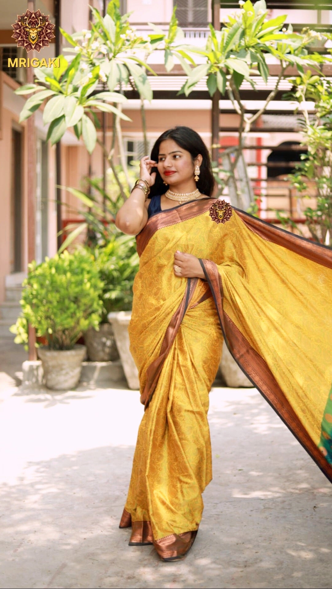Warm Silk Jamawar Banarasi Saree in Soft Yellow & Royal blue contrast colors