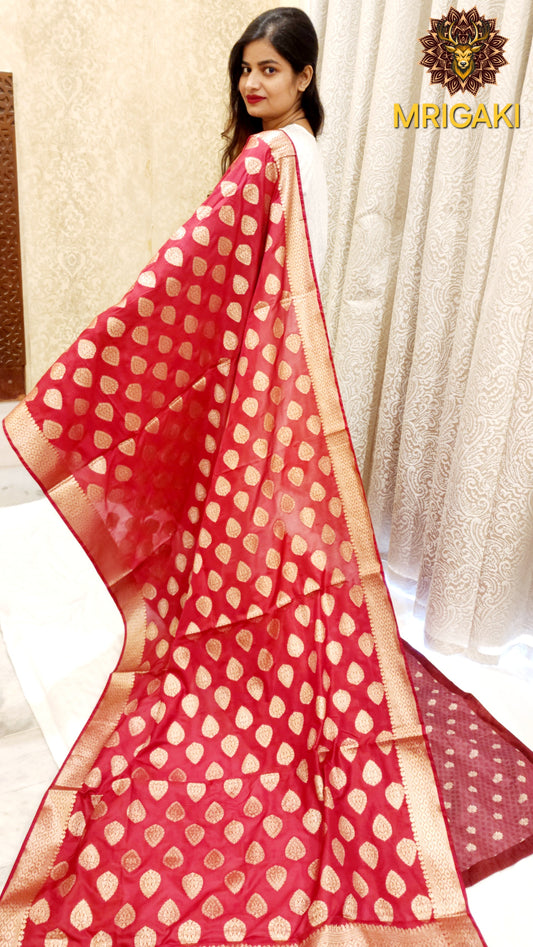 Handloom Banarasi Pure Silk Dupatta with Mahendi badi butti pattern in Red Golden combination