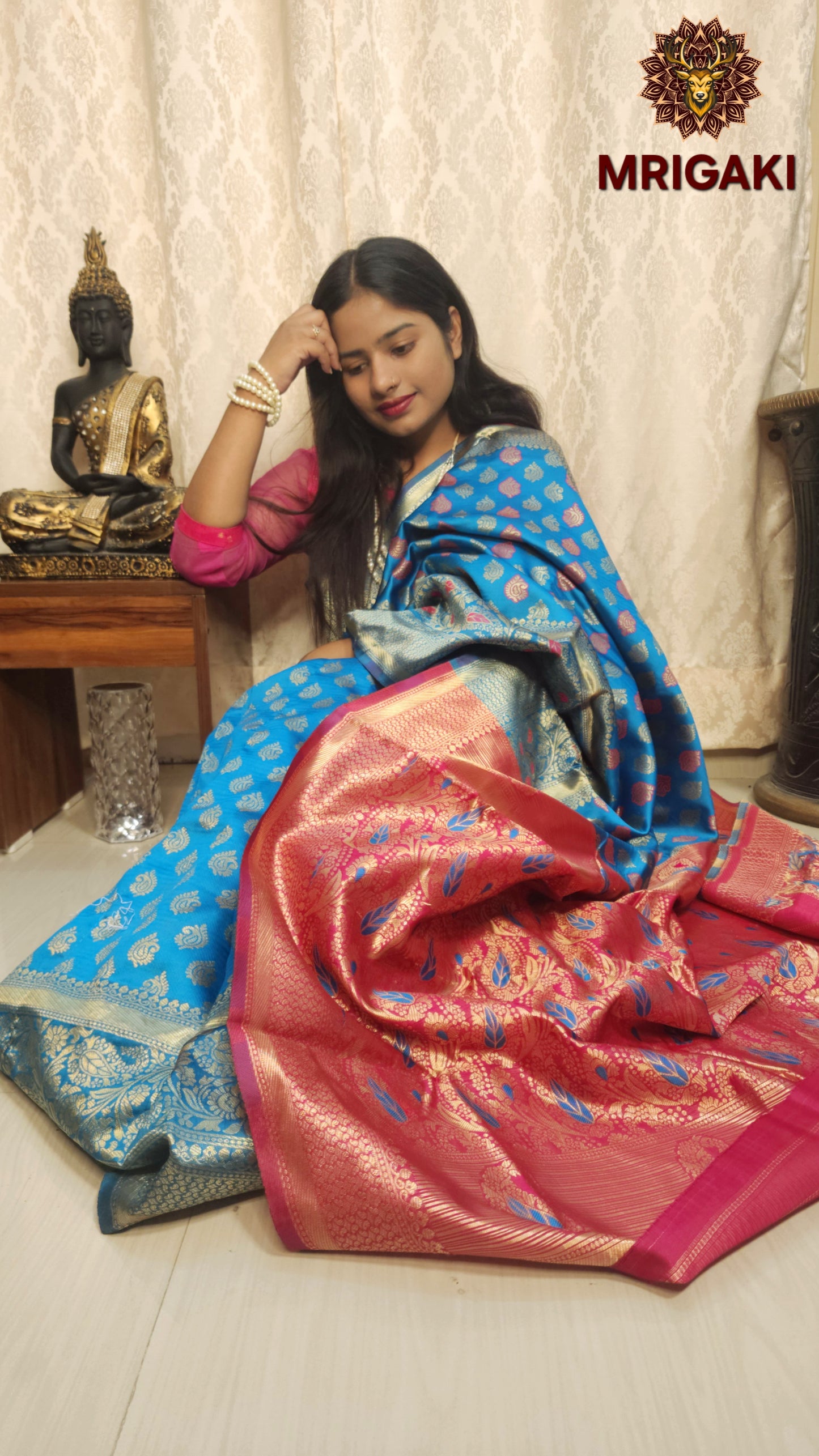 Dolla Silk Saree with Banarasi Butti Pattern All over, Zari border & designer Pallu