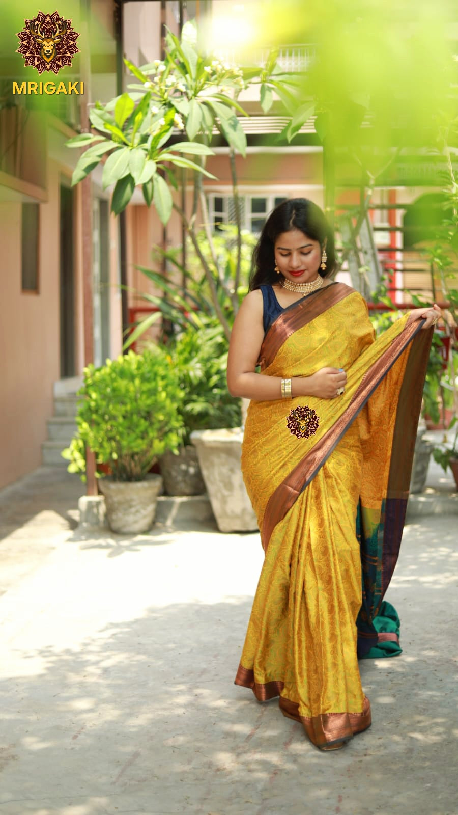 Warm Silk Jamawar Banarasi Saree in Soft Yellow & Royal blue contrast colors