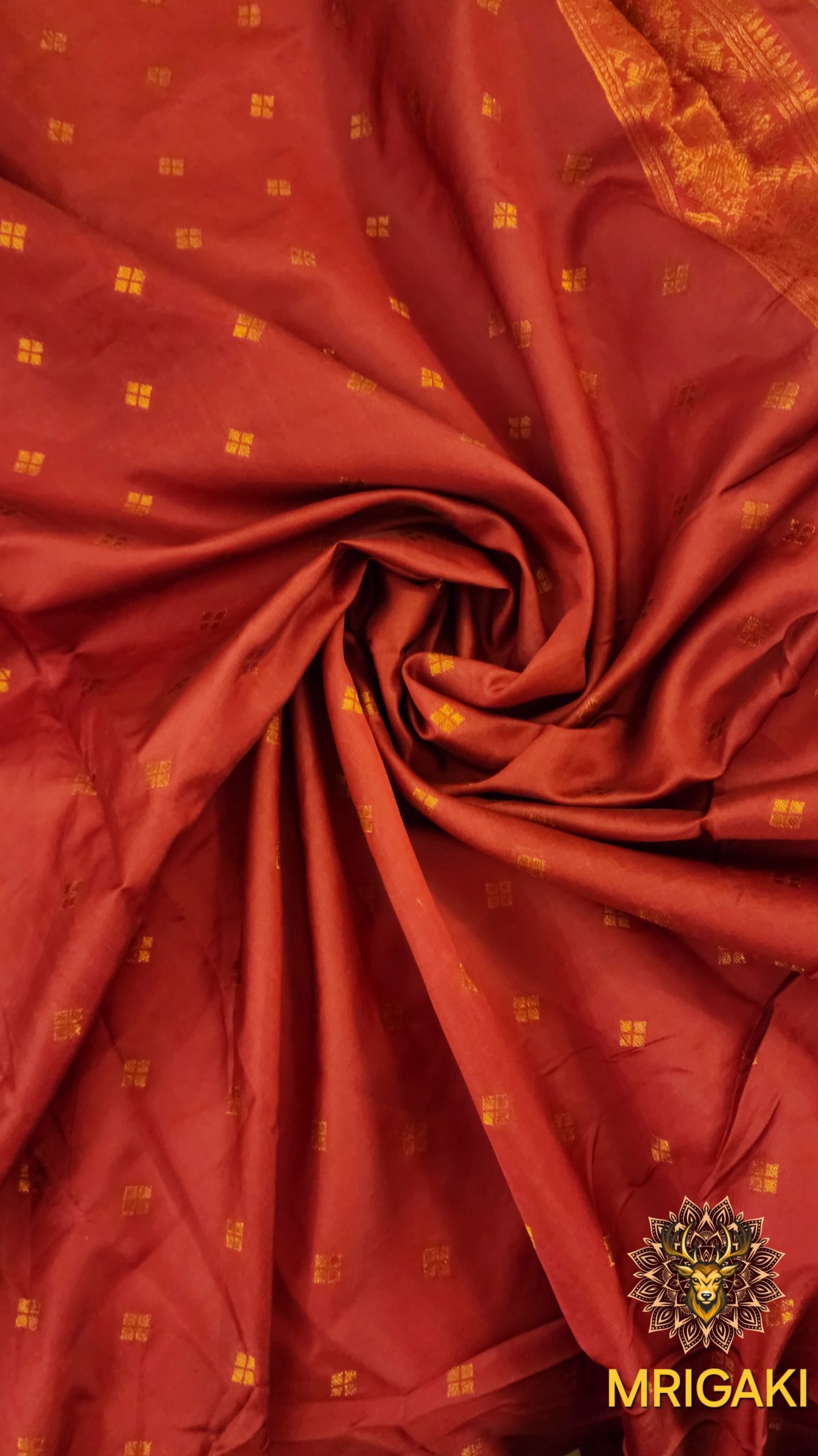 Kanjeevaram Silk Style Saree with Self Flower Pattern with Banarasi Border
