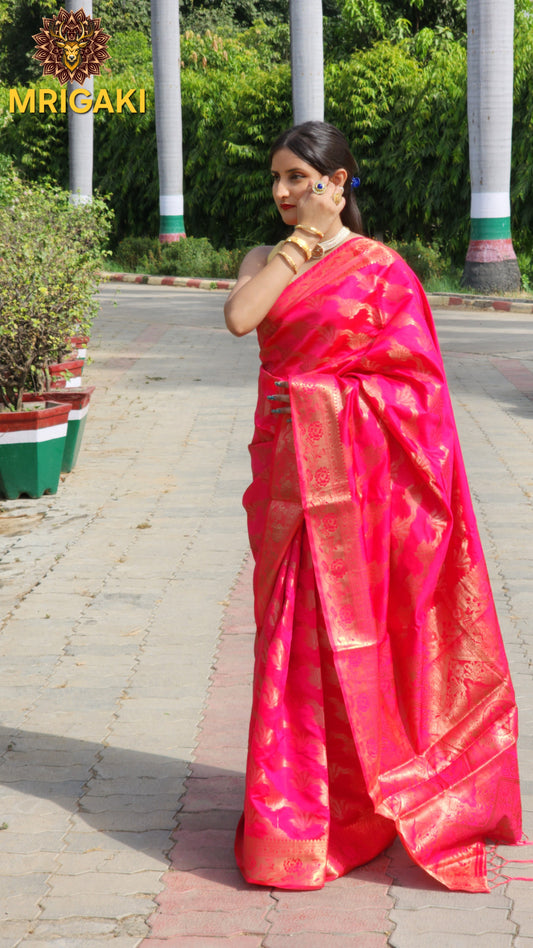 Beautiful Pink color laheriya pattern Organza Saree with Zari type border & designer Pallu