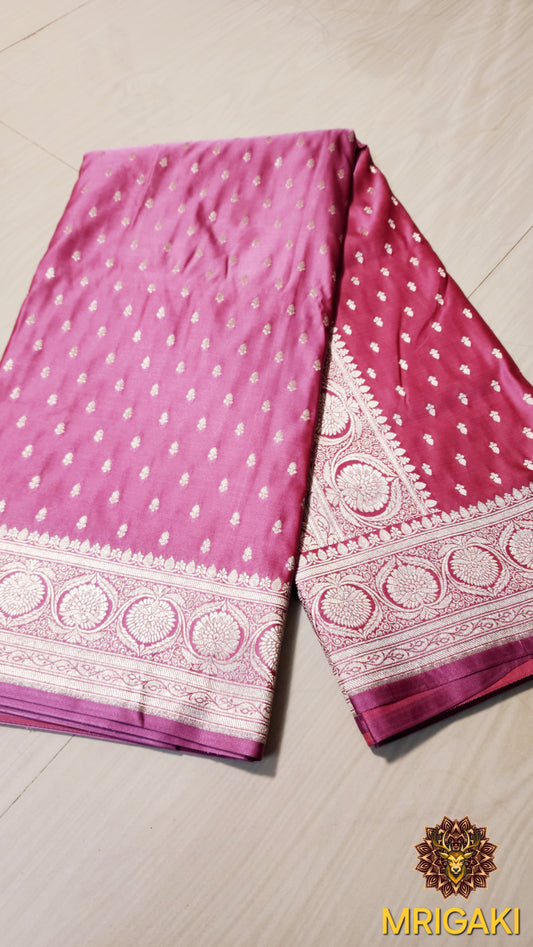 Onion Color Mashru Silk Saree with chotti Silver butti all over & Silver color intricate Zari border & Pallu