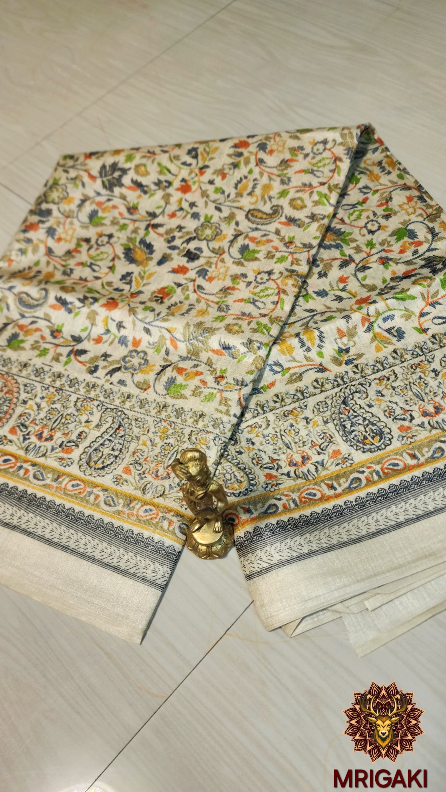 Beige base color Floral design Khadi Bamboo Handloom Saree with contrast Blouse piece